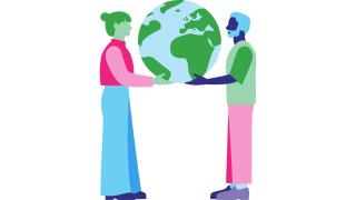 Aikuiset pitävät maapalloa käsissään.